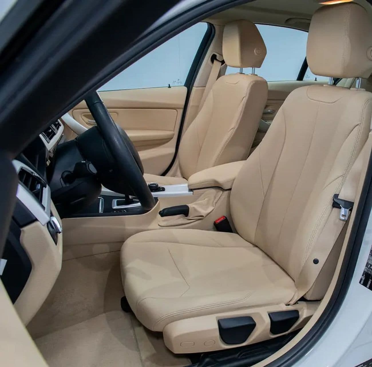 2018 BMW 318i STANDARD thumbnail 8