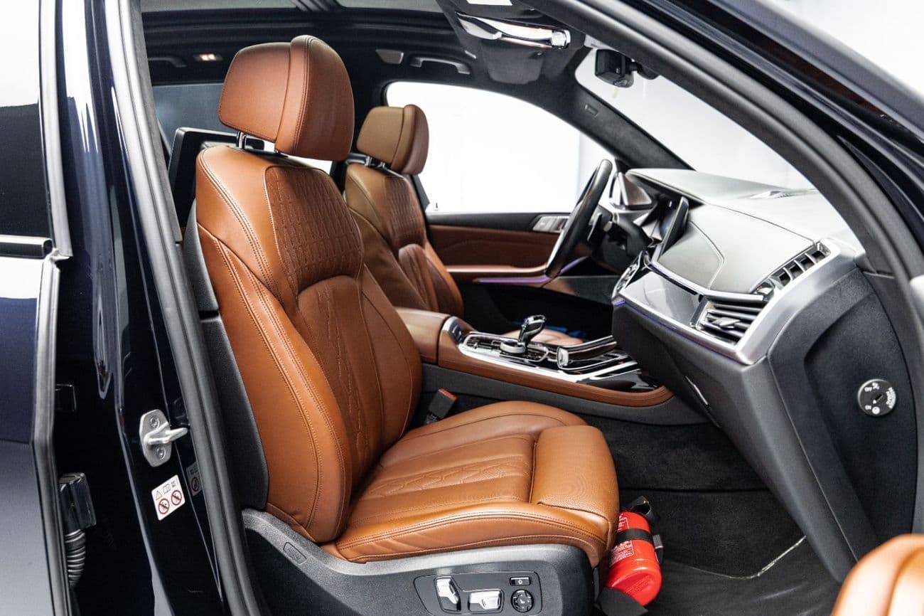 2021 BMW X7 M50i thumbnail 7