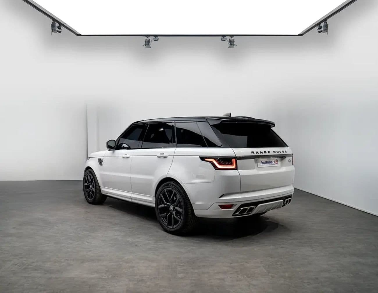 2020 Land Rover Range Rover Sport SVR thumbnail 3