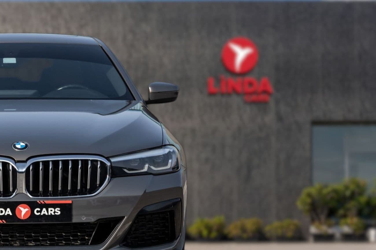 2023 BMW 520i M SPORT thumbnail 3