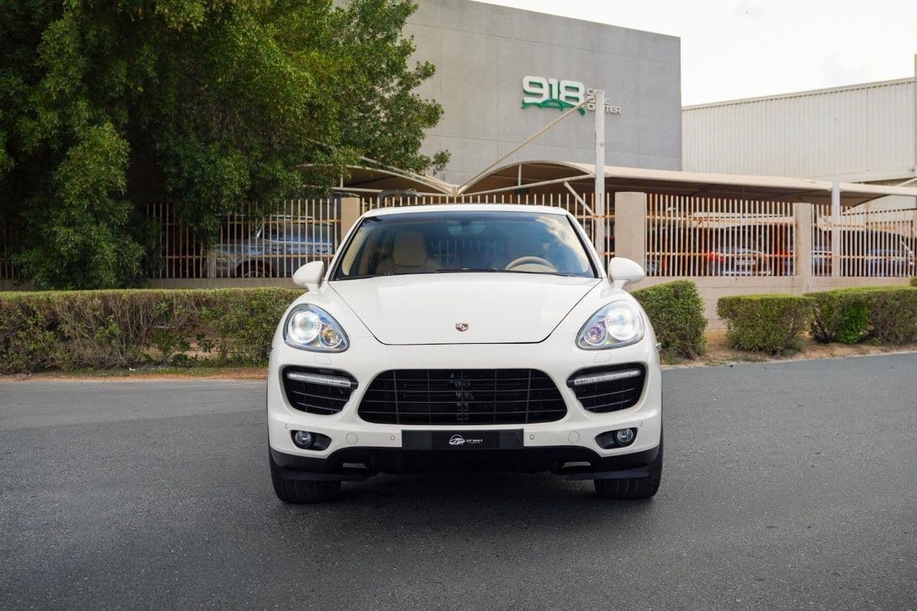 2011 Porsche Cayenne TURBO thumbnail 6