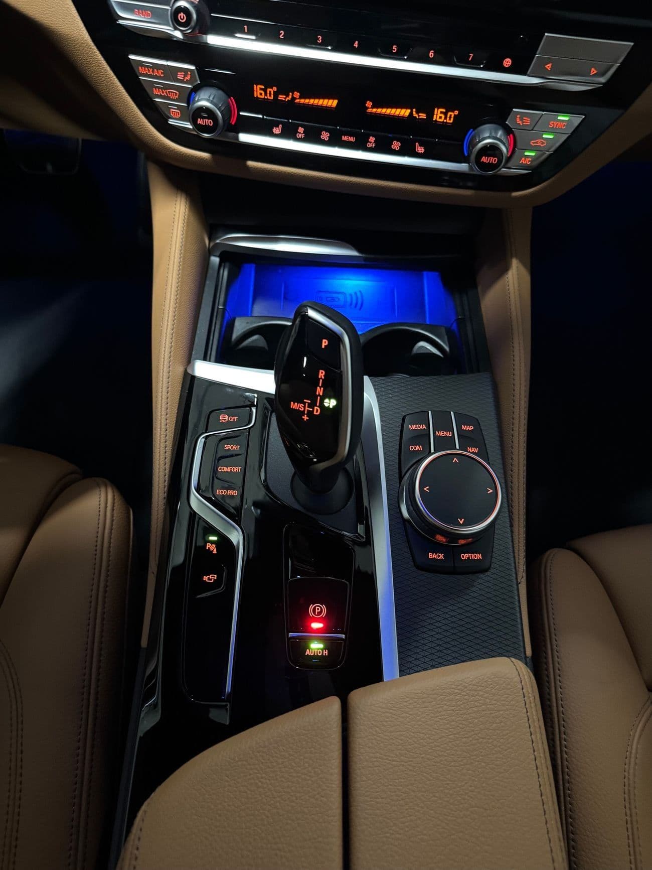 2023 BMW 520i M SPORT thumbnail 7