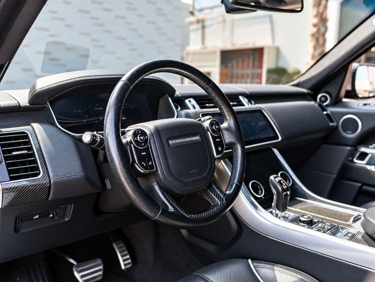 2015 Land Rover Range Rover Sport SVR thumbnail 8