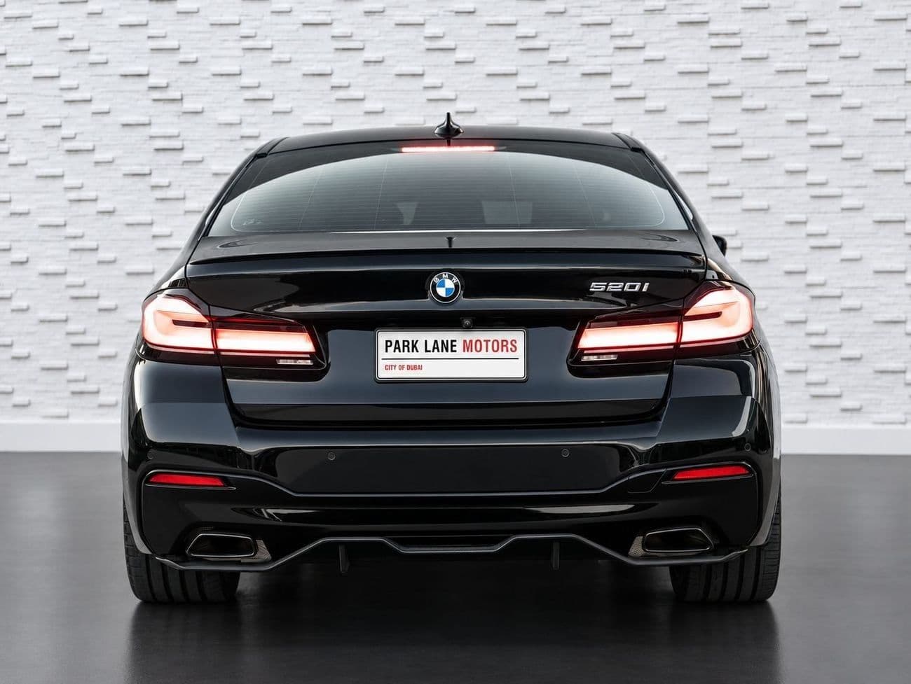 2022 BMW 520i M SPORT thumbnail 4