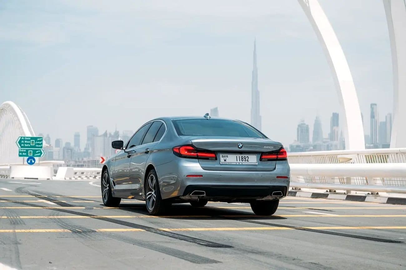 2021 BMW 520i EXCLUSIVE PLUS thumbnail 4