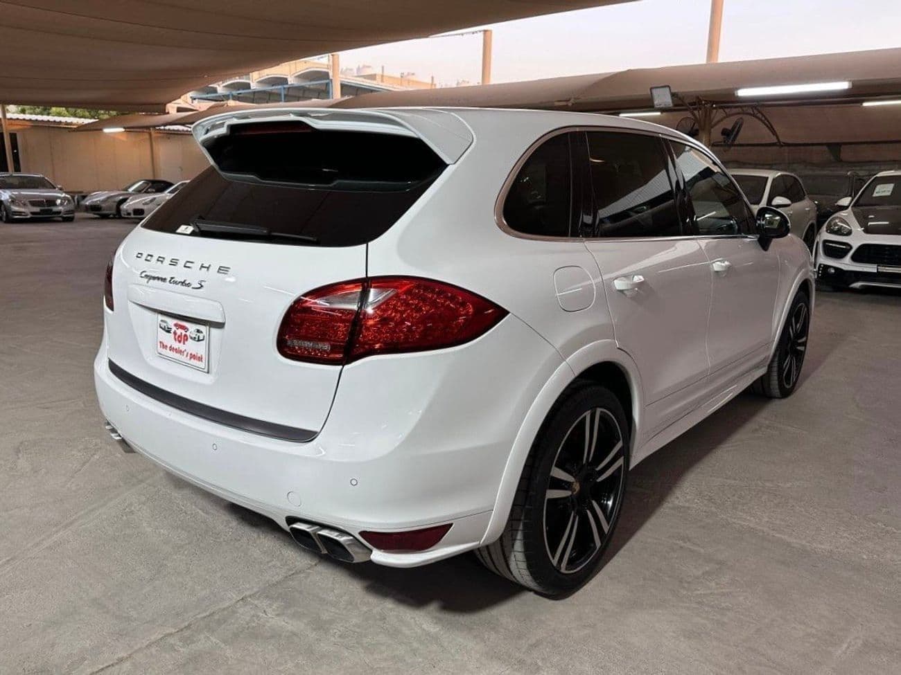 2014 Porsche Cayenne TURBO S thumbnail 2