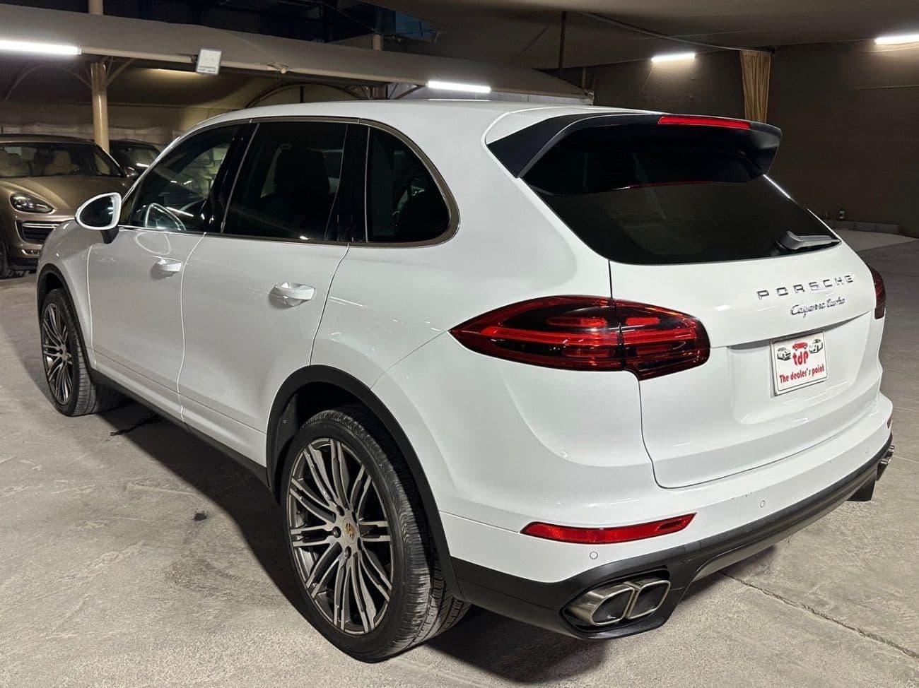 2016 Porsche Cayenne TURBO thumbnail 4