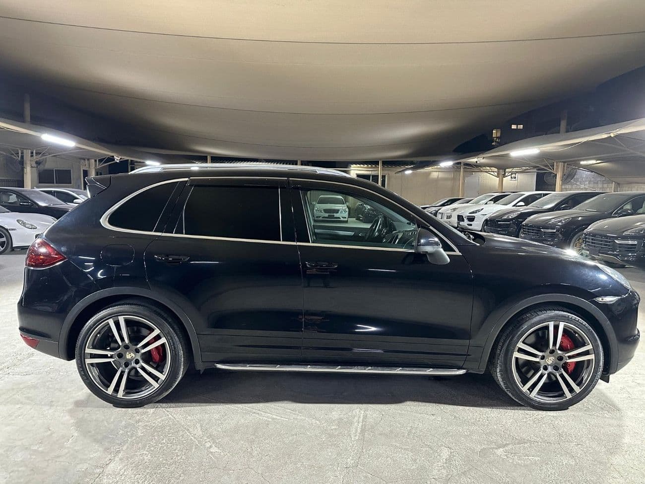2011 Porsche Cayenne TURBO thumbnail 6
