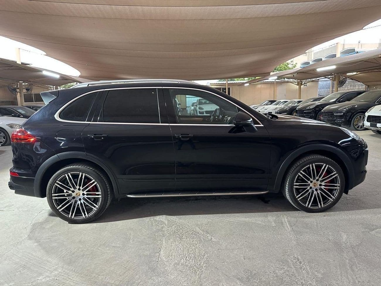 2015 Porsche Cayenne TURBO thumbnail 6