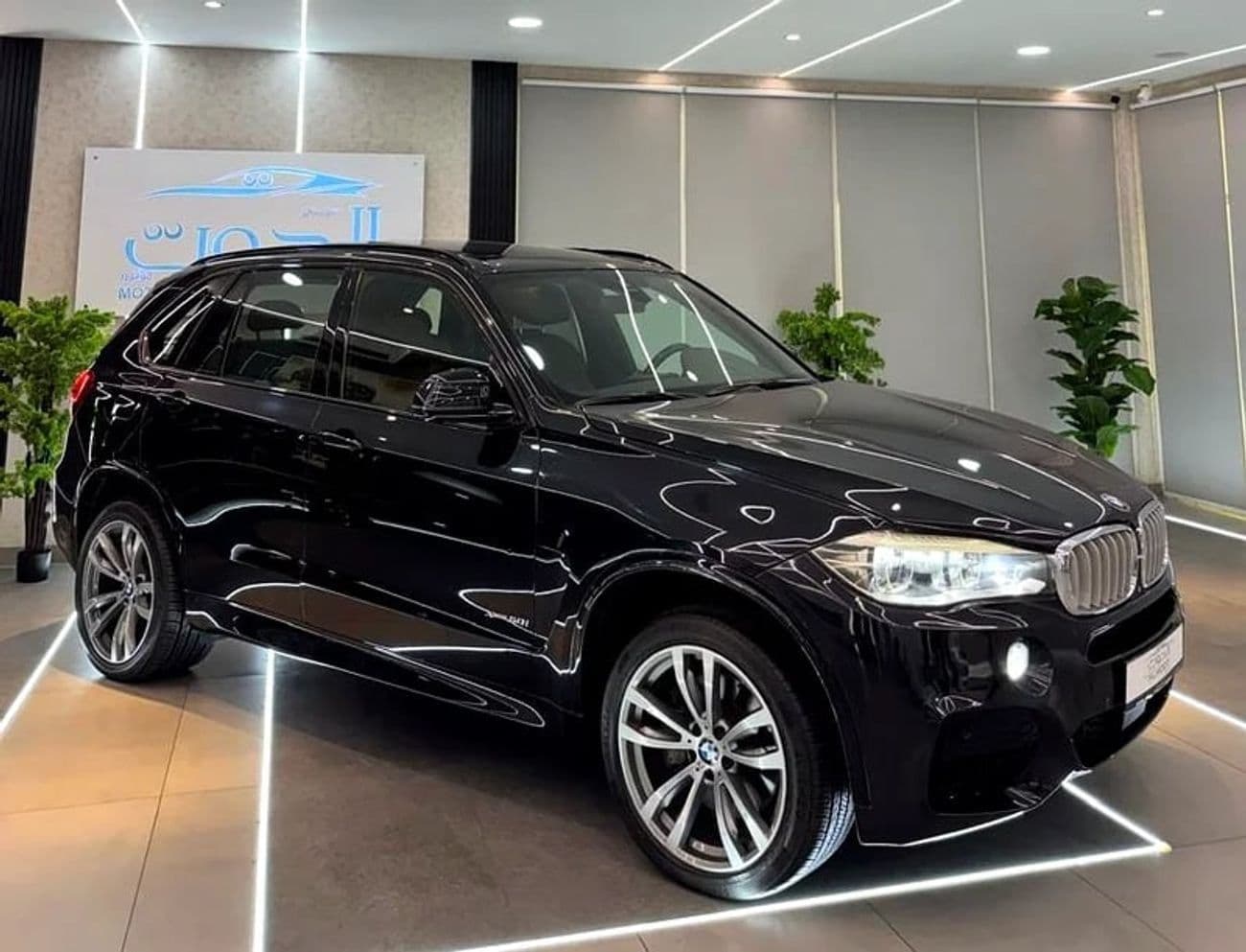2017 BMW X5 50i M SPORT thumbnail 3