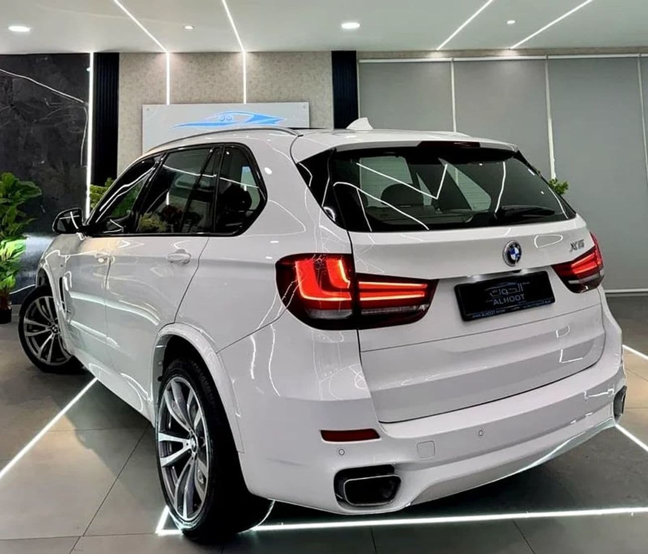 2015 BMW X5 50i thumbnail 3
