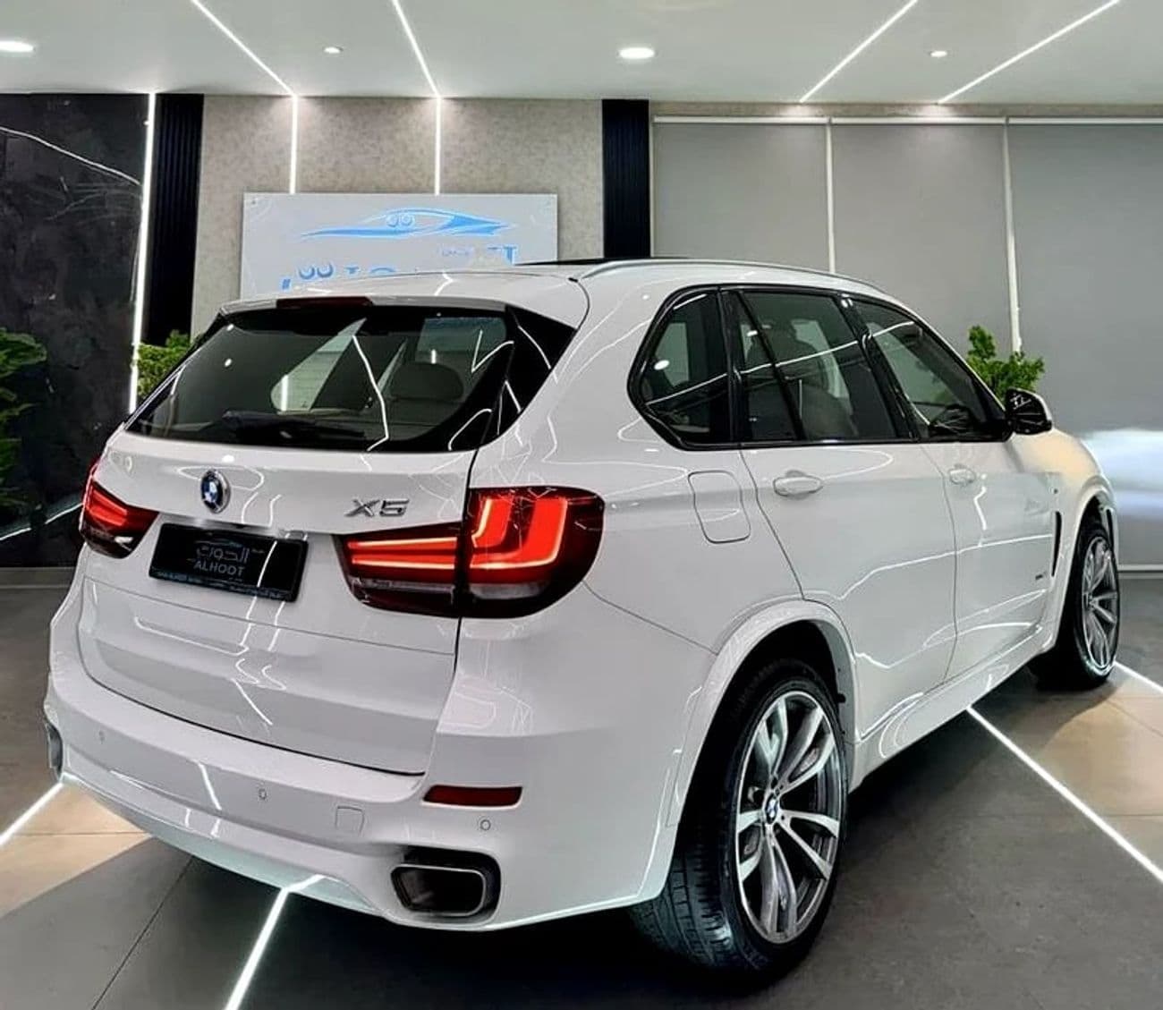 2015 BMW X5 50i thumbnail 4