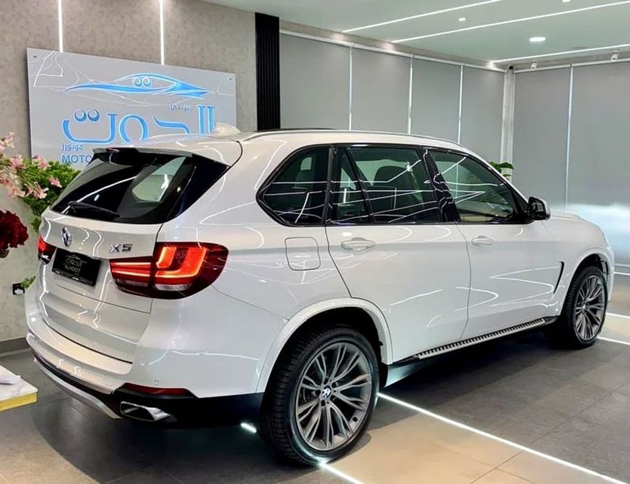 2016 BMW X5 50i thumbnail 4