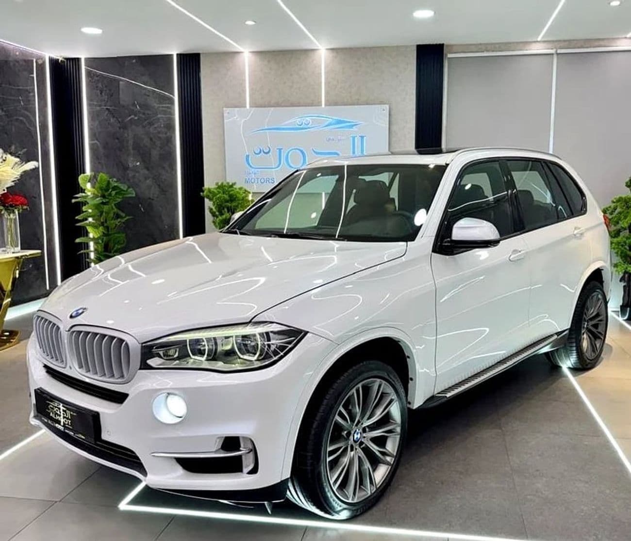 2016 BMW X5 50i thumbnail 3