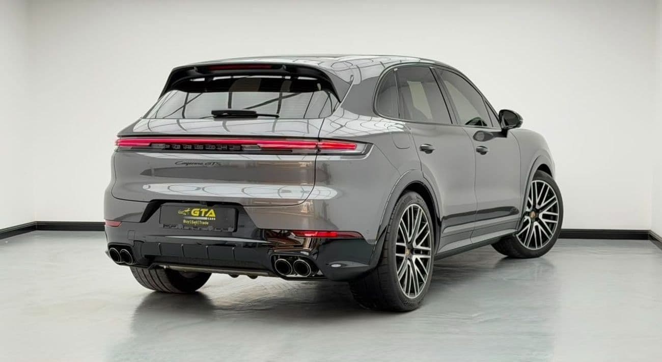 2025 Porsche Cayenne GTS thumbnail 4