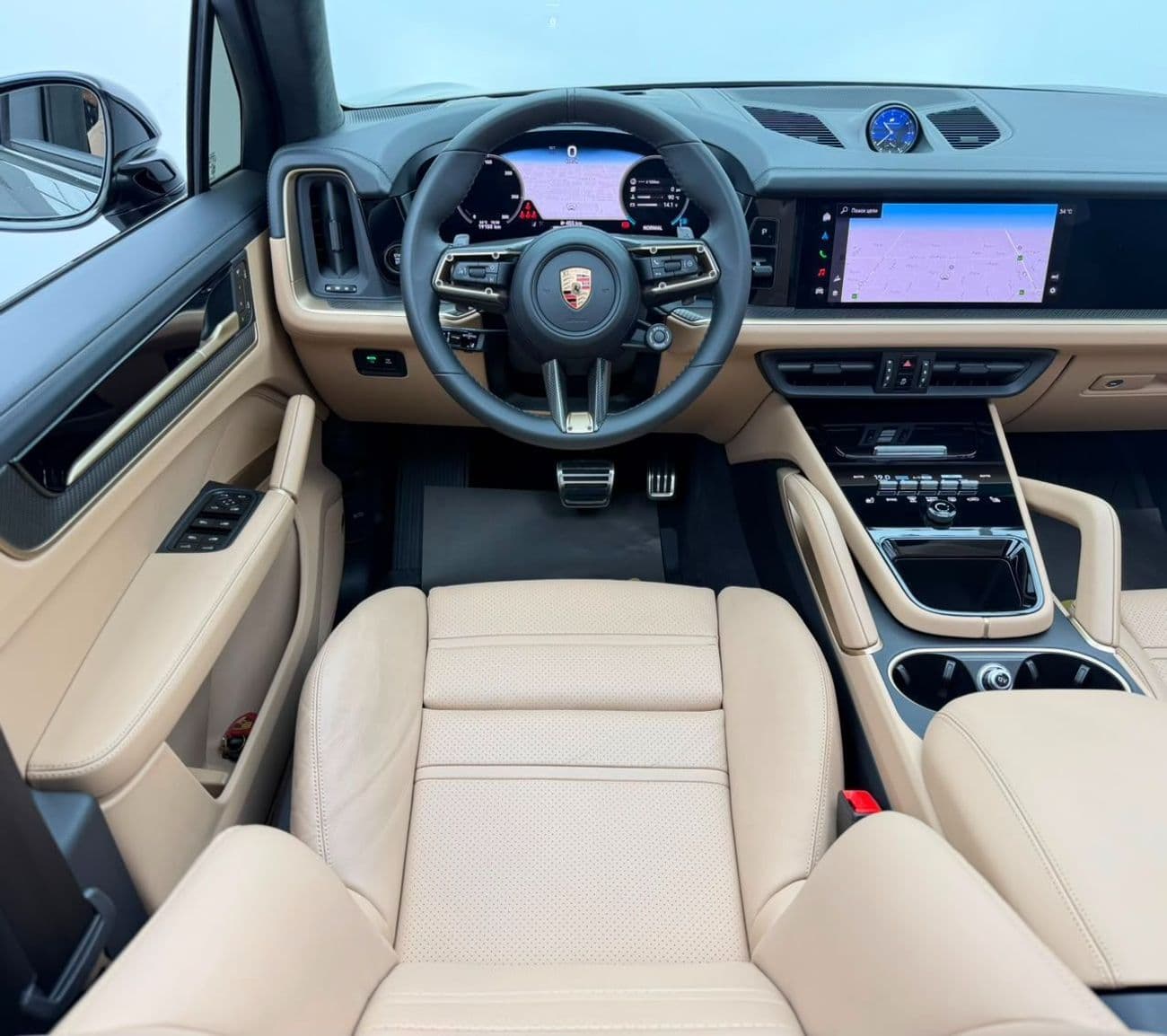 2025 Porsche Cayenne GTS thumbnail 8