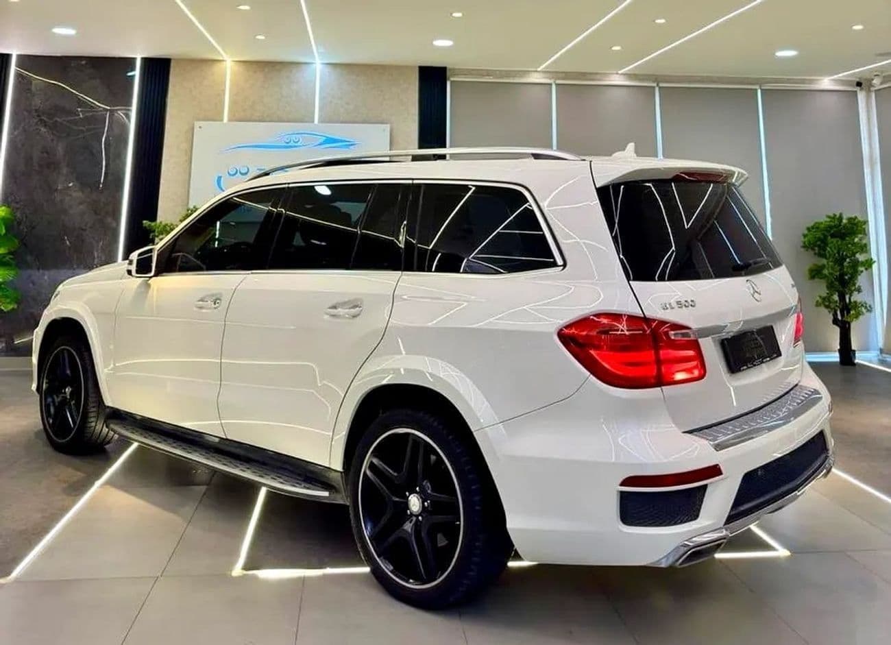 2014 Mercedes Benz GL500 STANDARD thumbnail 4