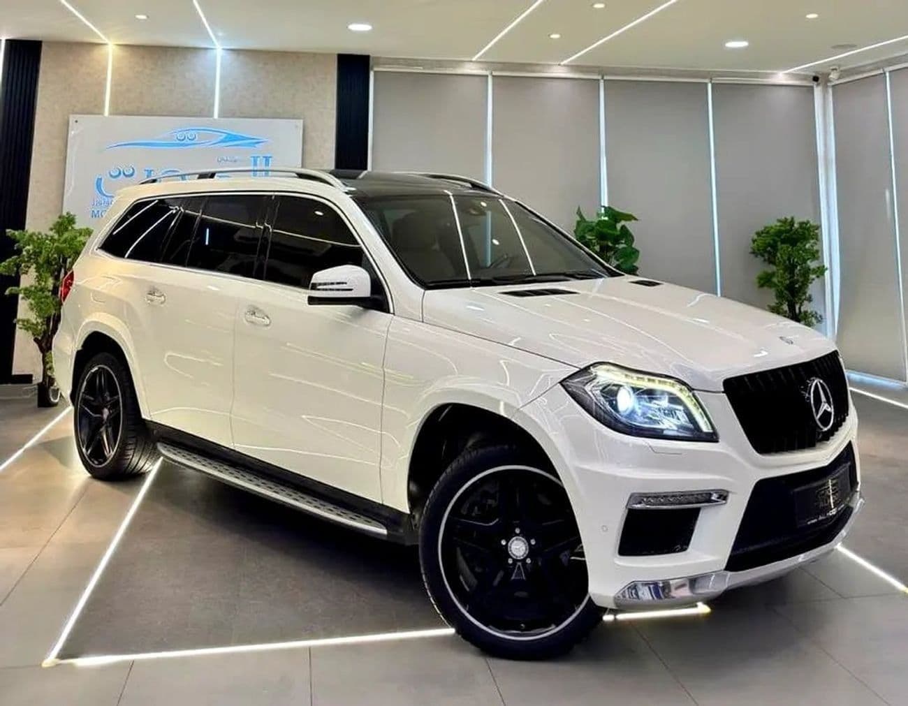 2014 Mercedes Benz GL500 STANDARD thumbnail 3