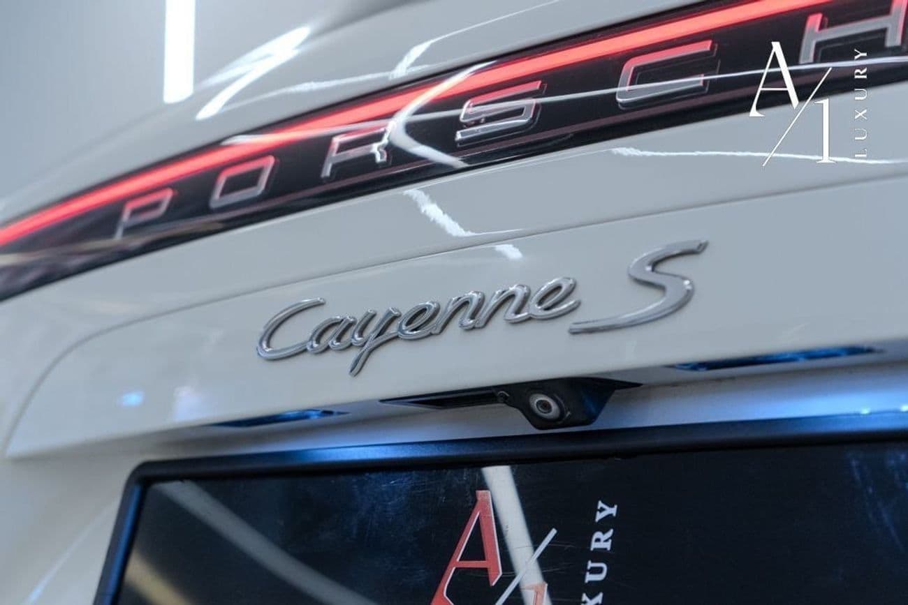 2018 Porsche Cayenne S thumbnail 5