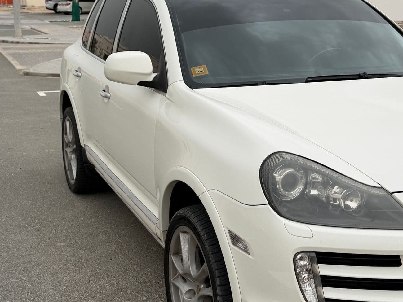 2009 Porsche Cayenne STANDARD thumbnail 2