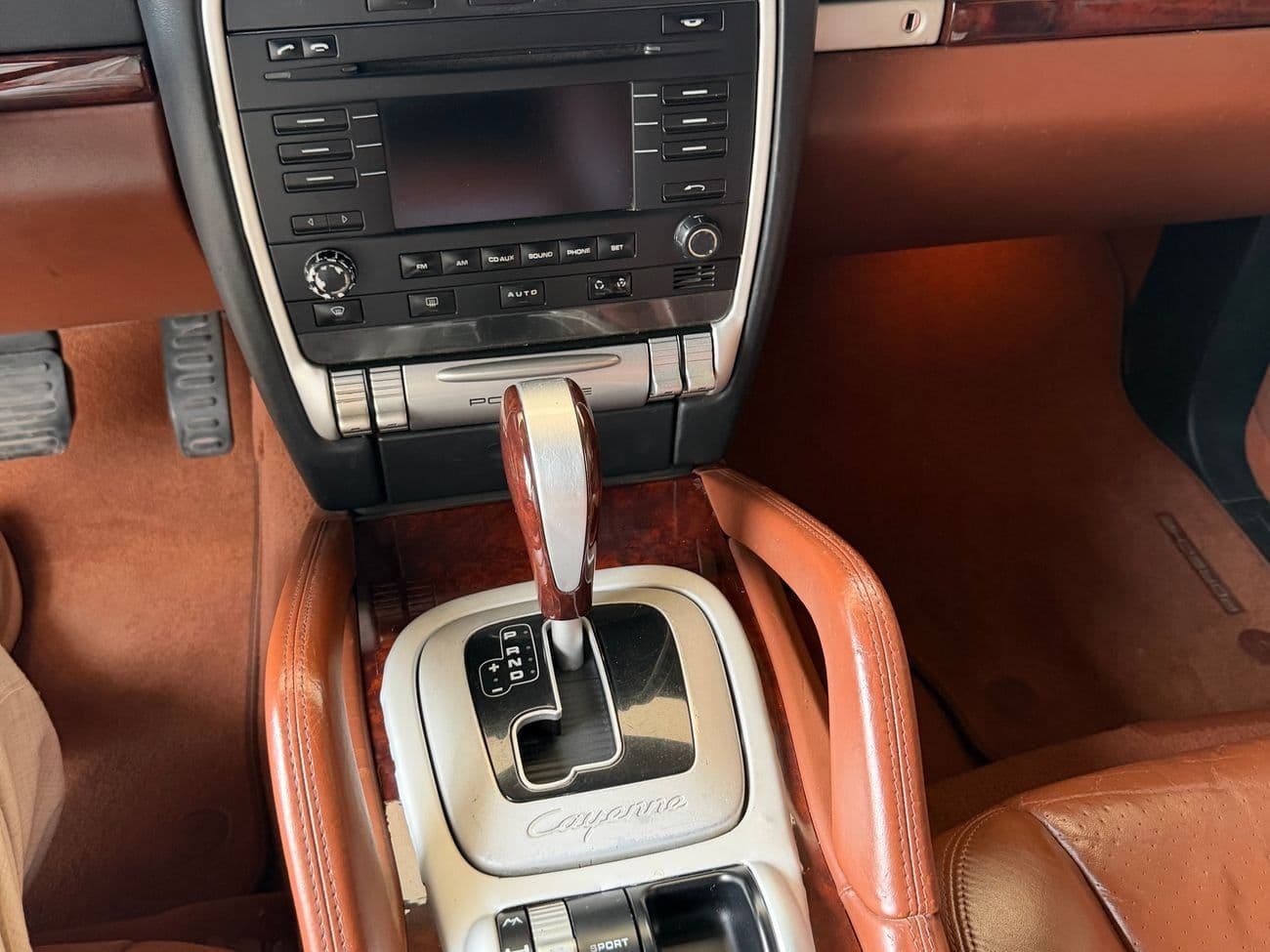 2009 Porsche Cayenne STANDARD thumbnail 4