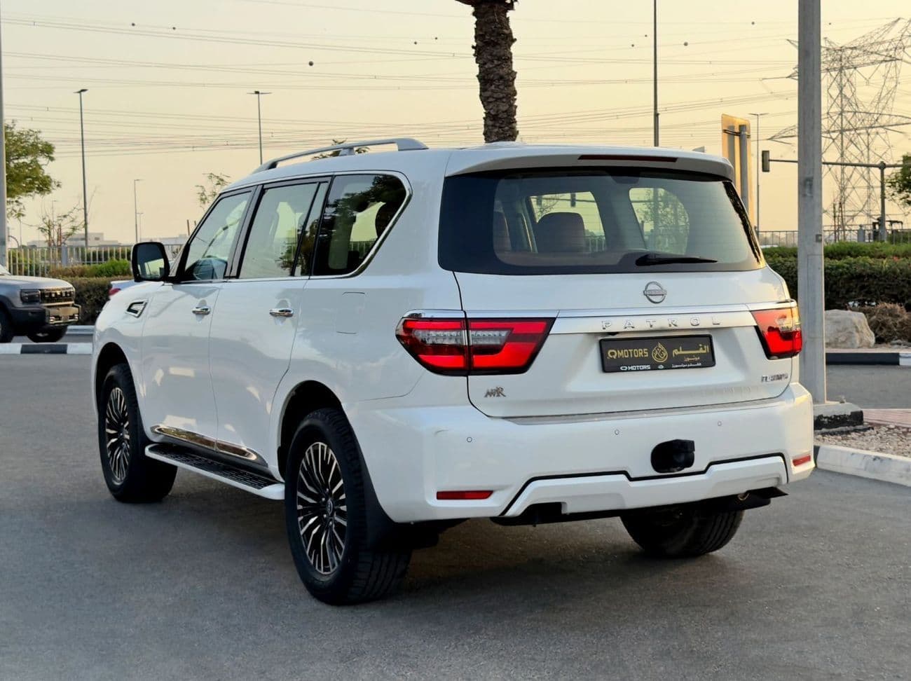 2024 Nissan Patrol SE PLATINUM CITY thumbnail 5