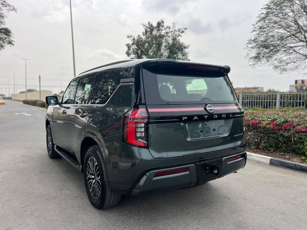 2026 Nissan Patrol SE PLATINUM CITY thumbnail 3