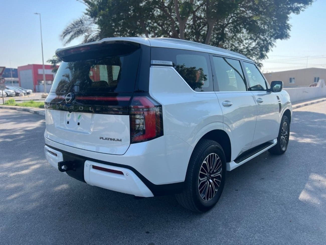 2026 Nissan Patrol SE PLATINUM CITY thumbnail 2