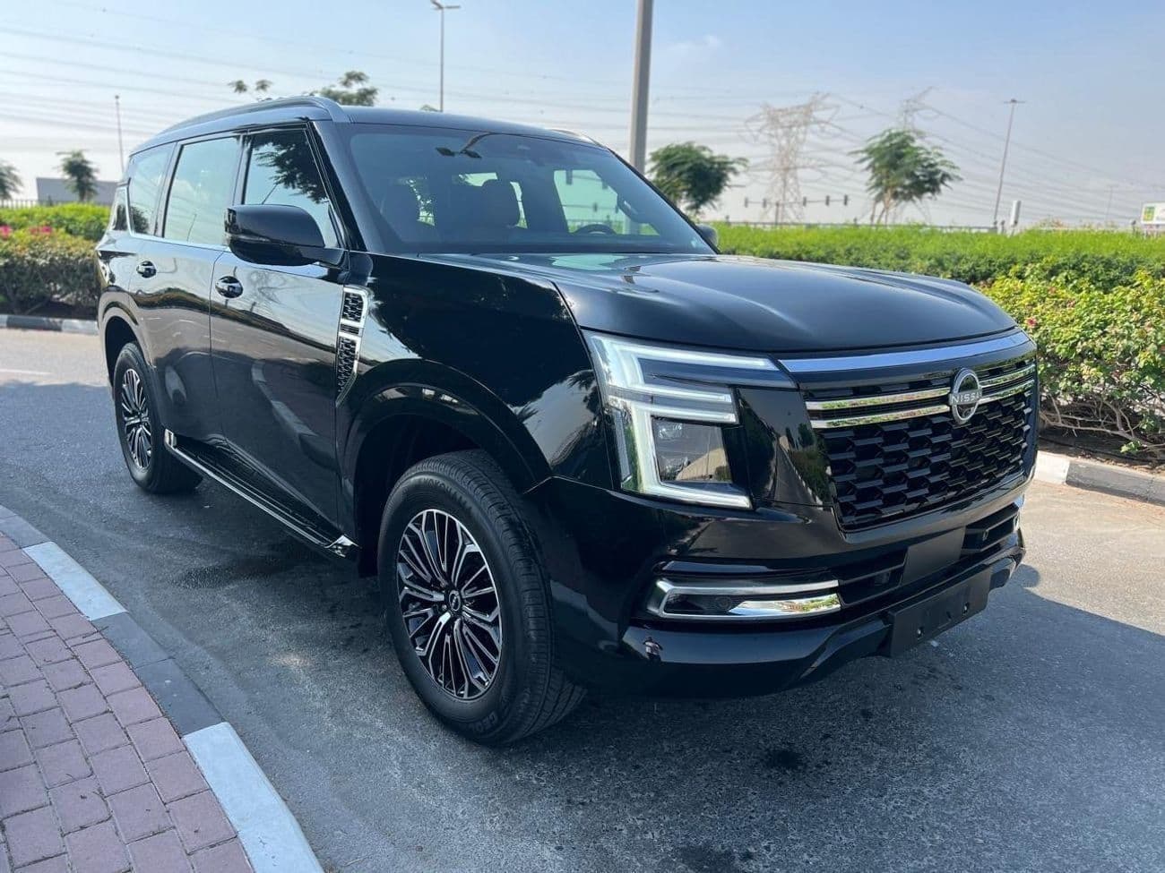 2026 Nissan Patrol SE PLATINUM CITY thumbnail 2