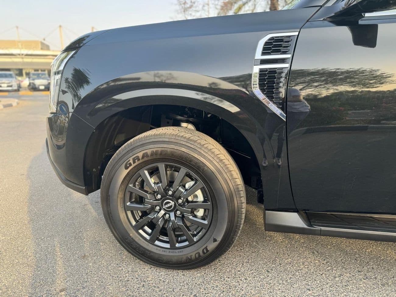 2026 Nissan Patrol SE T2 thumbnail 4