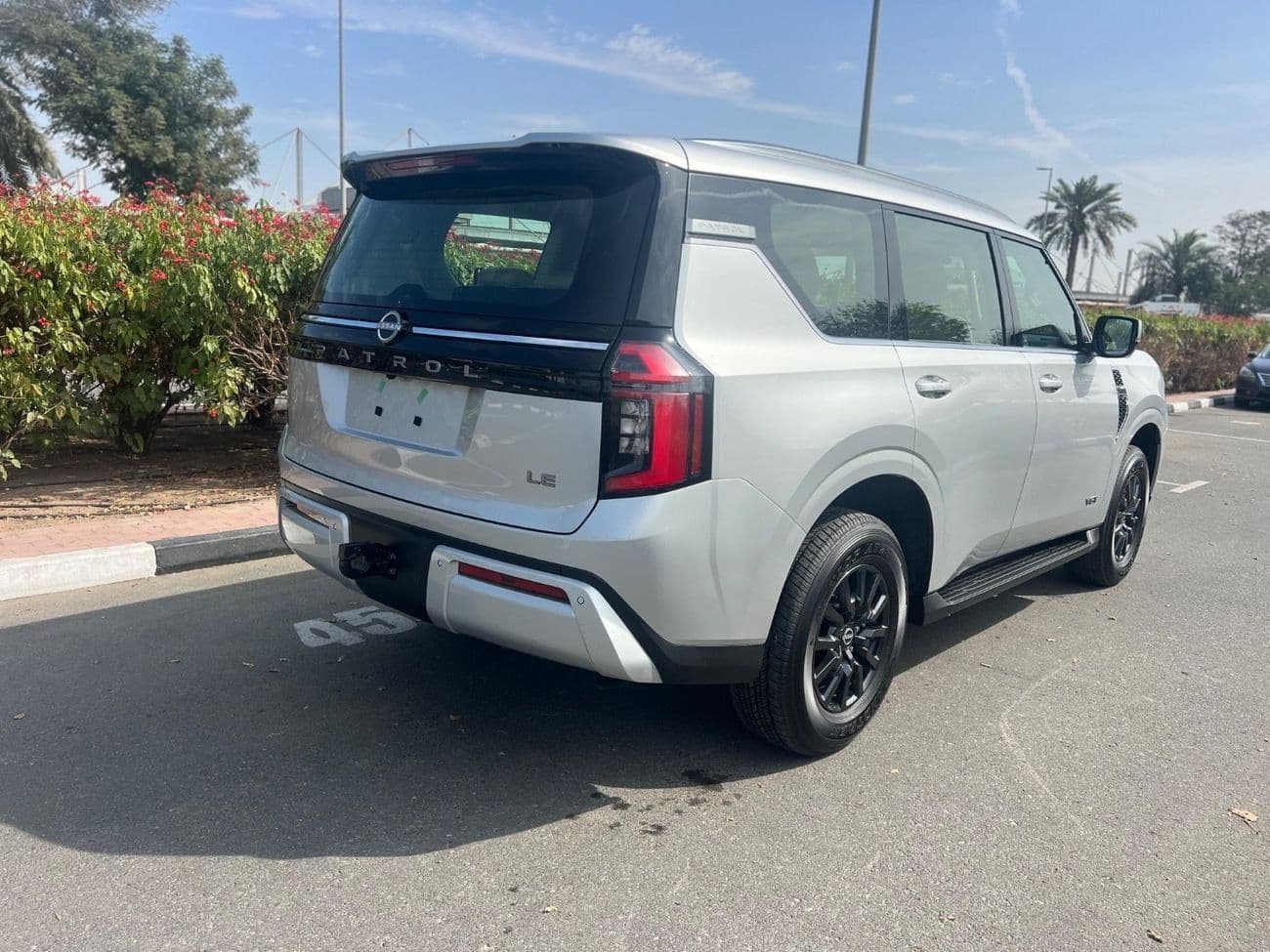 2026 Nissan Patrol LE T2 thumbnail 3
