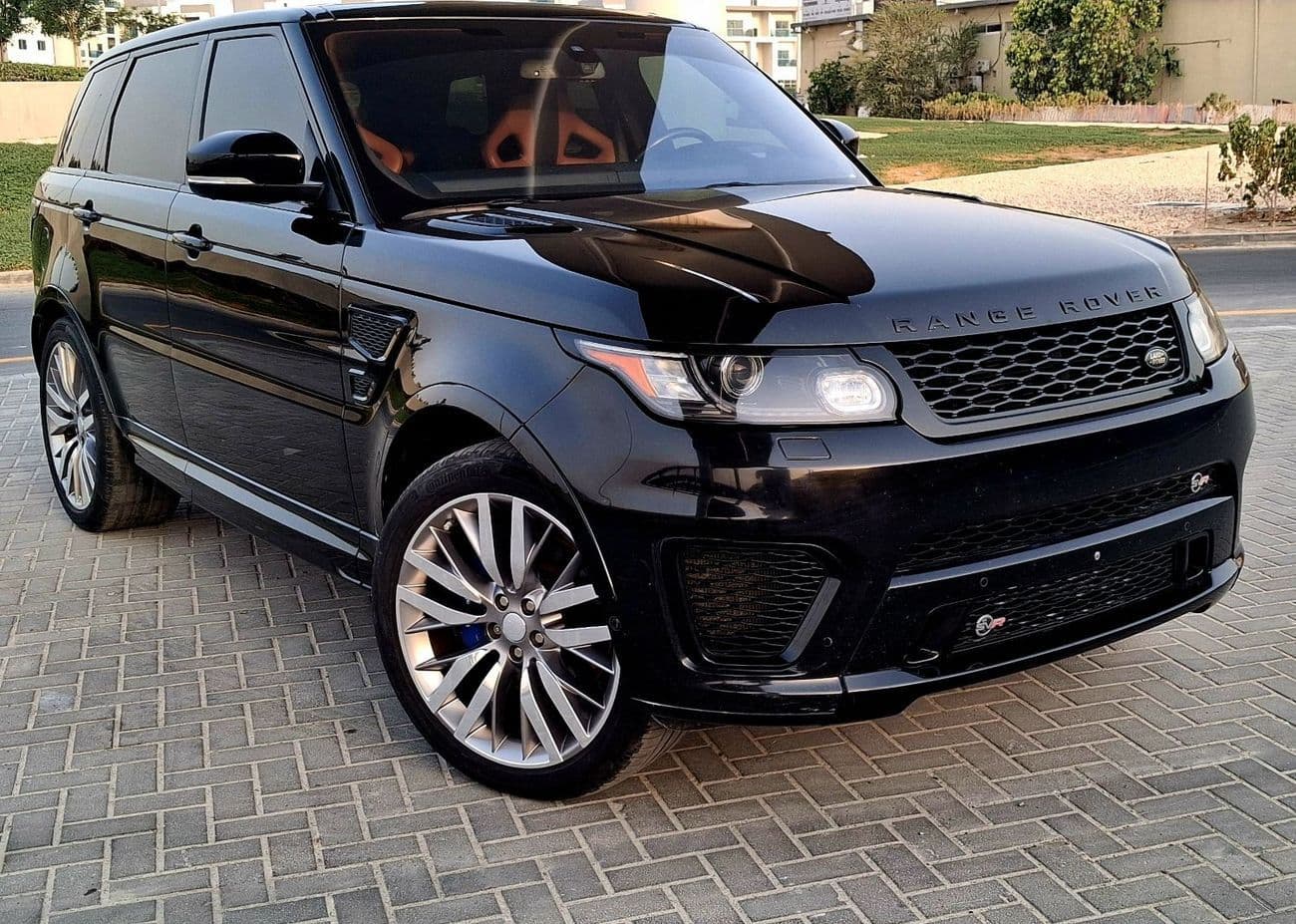 2016 Land Rover Range Rover Sport SVR thumbnail 3
