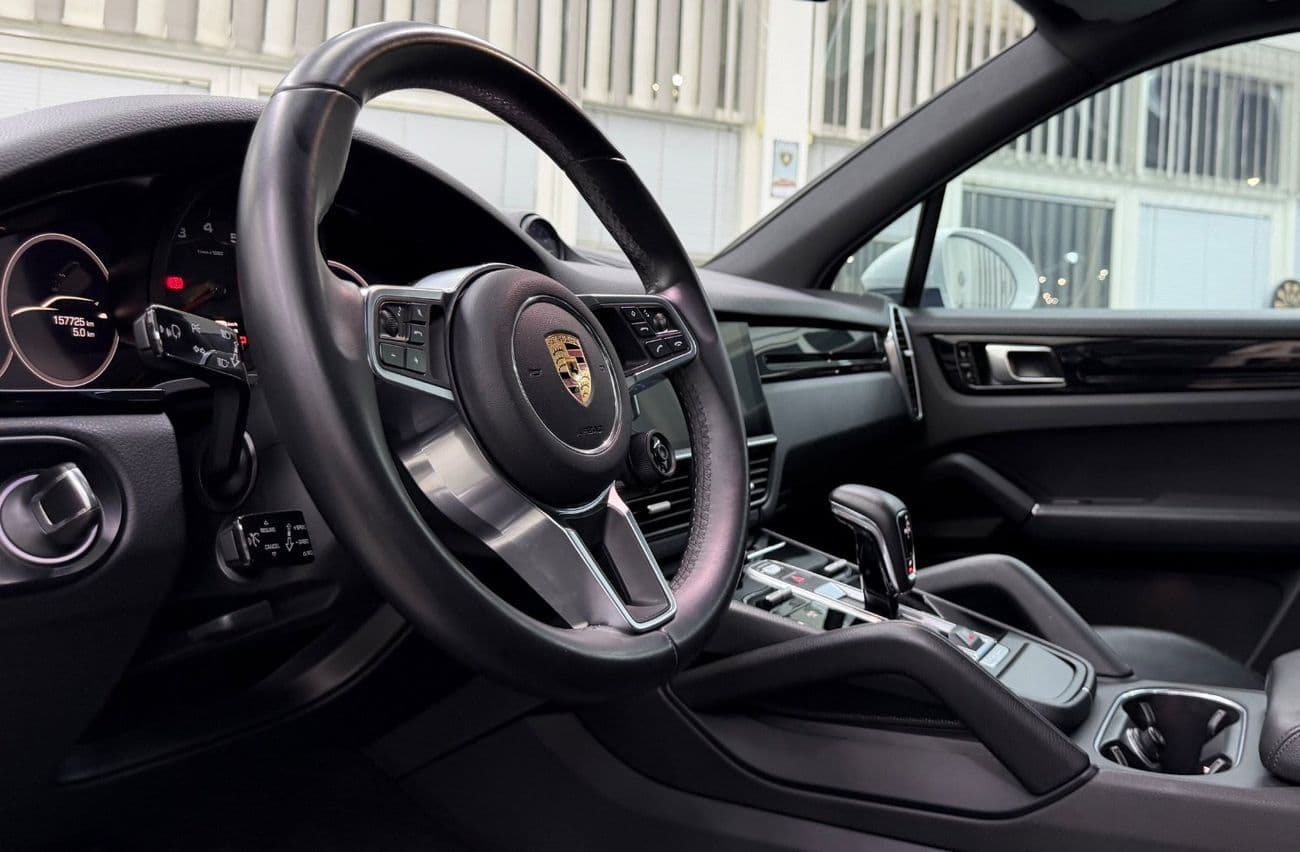 2018 Porsche Cayenne STANDARD thumbnail 8