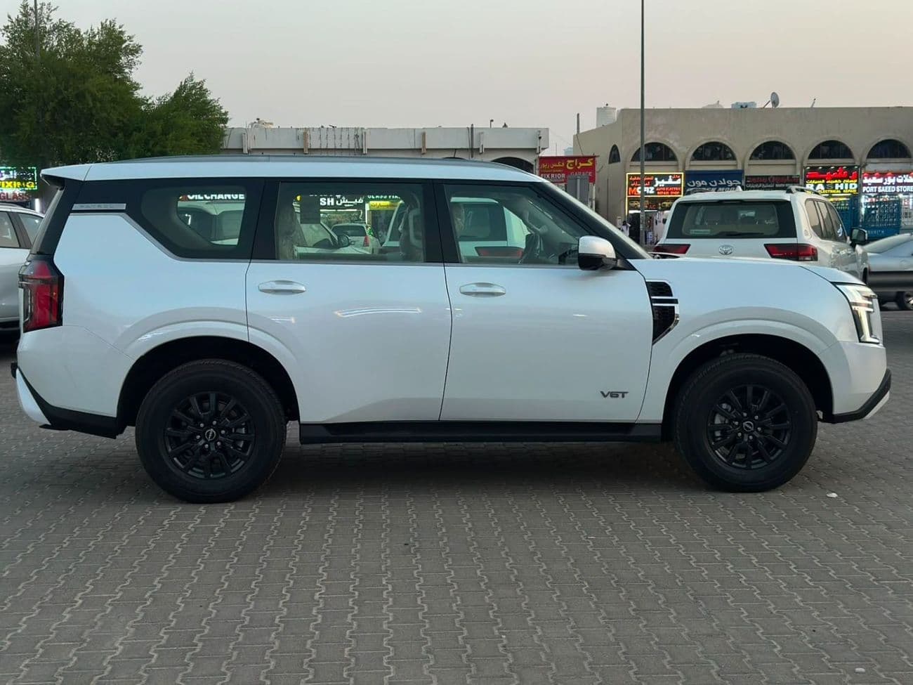 2026 Nissan Patrol LE T2 thumbnail 3