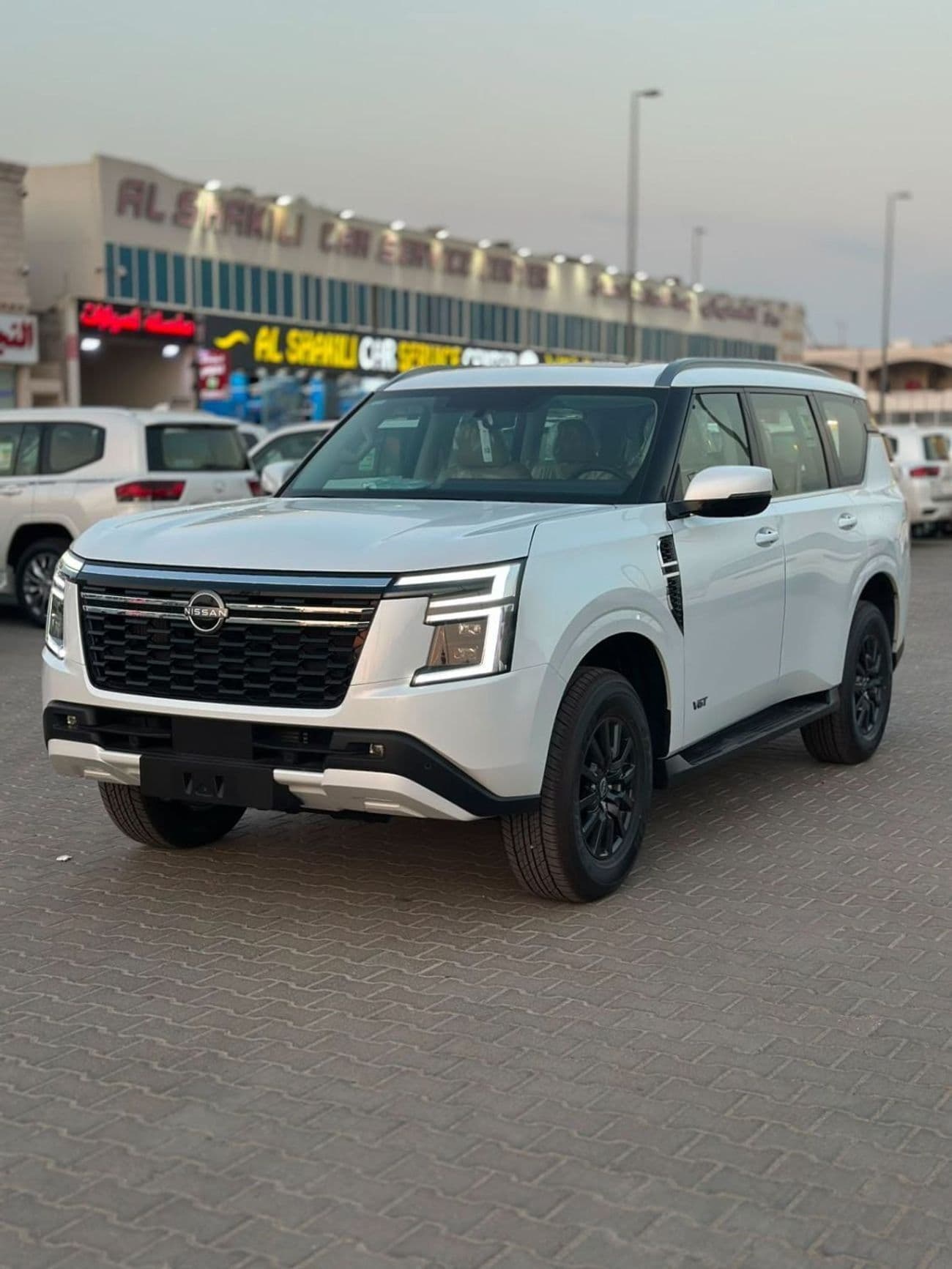 2026 Nissan Patrol LE T2 thumbnail 2