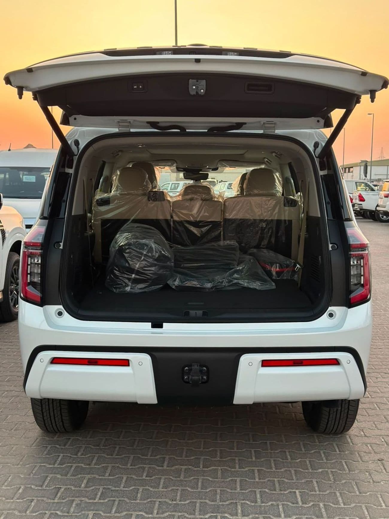 2026 Nissan Patrol LE T2 thumbnail 6