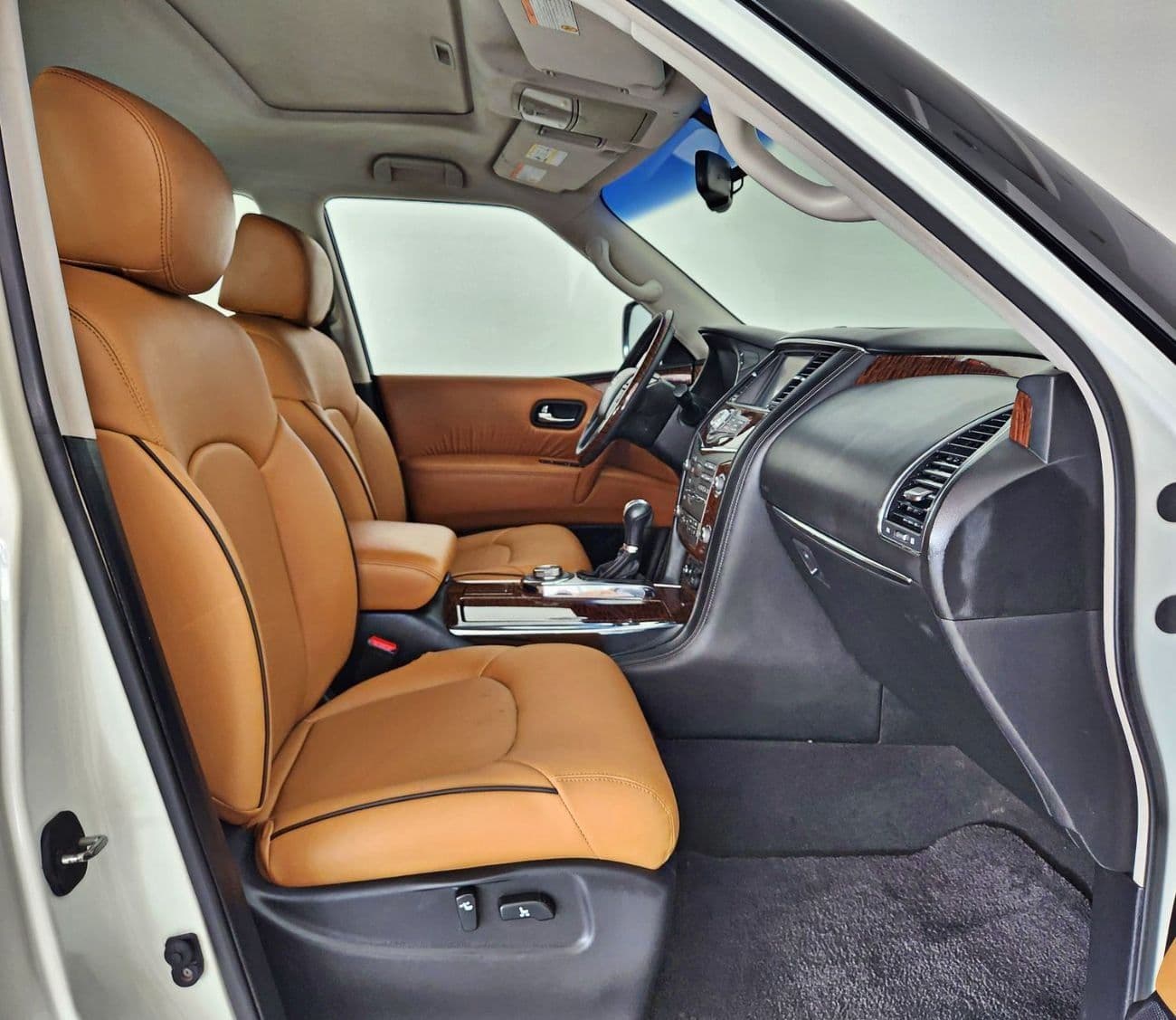 2015 Nissan Patrol LE PLATINUM thumbnail 8