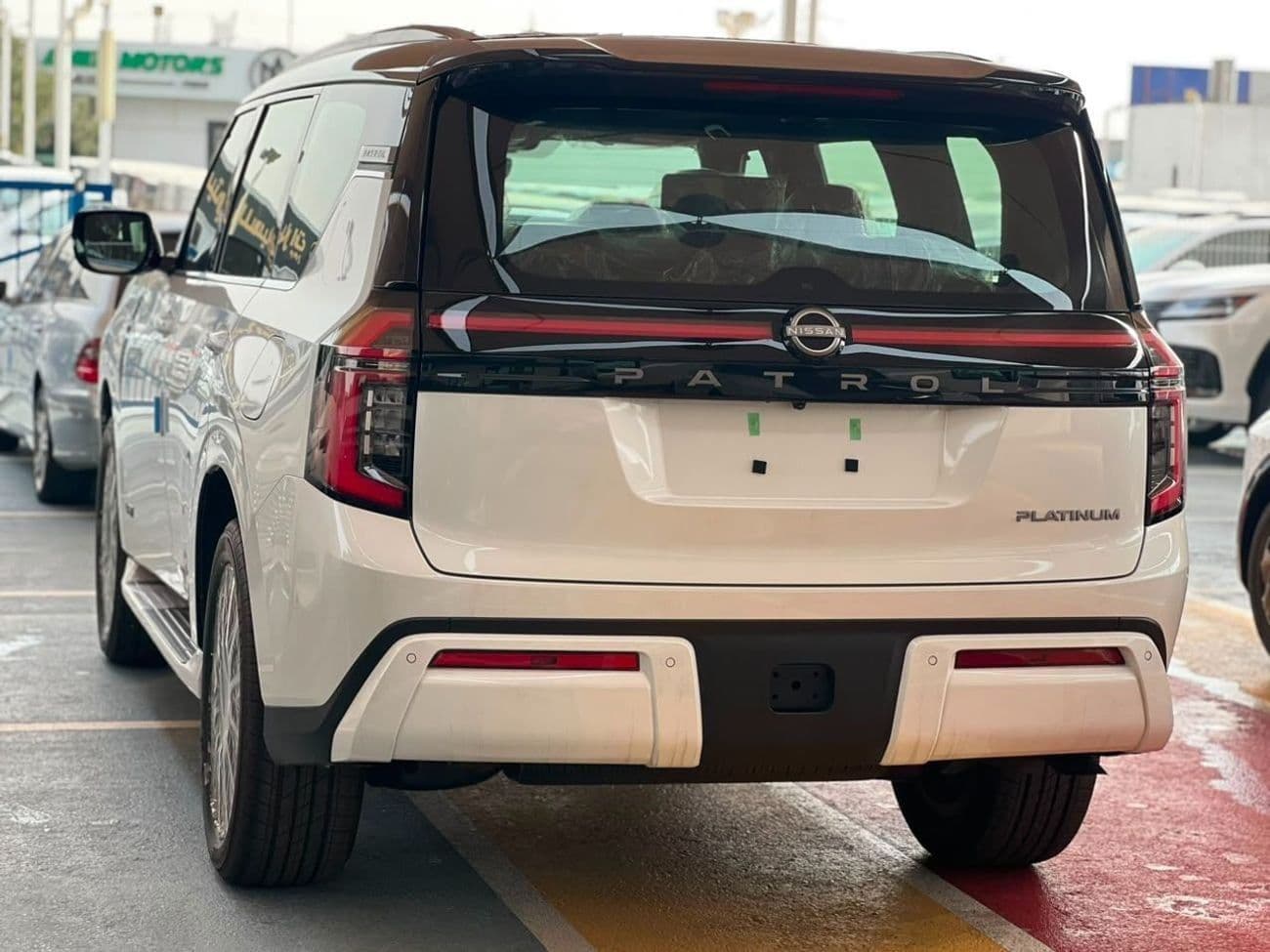 2026 Nissan Patrol PLATINUM thumbnail 3