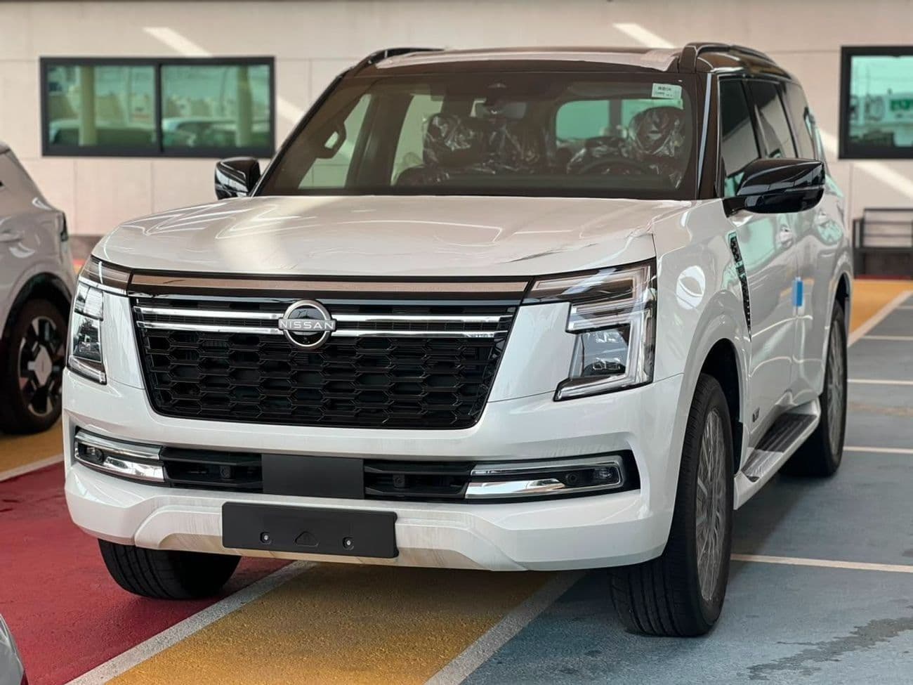 2026 Nissan Patrol PLATINUM thumbnail 2