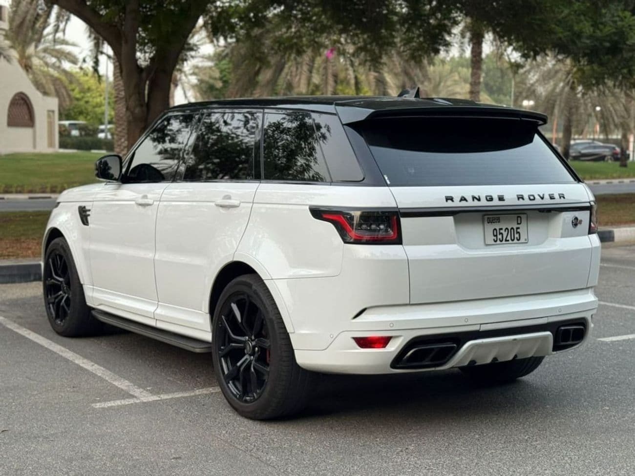 2019 Land Rover Range Rover Sport SVR thumbnail 2