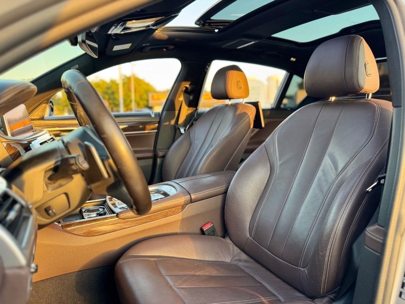 2020 BMW 730Li PURE EXCELLENCE thumbnail 6