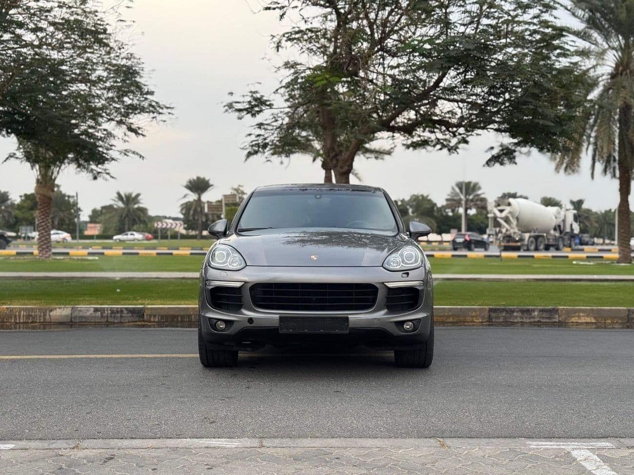 2016 Porsche Cayenne STANDARD thumbnail 6