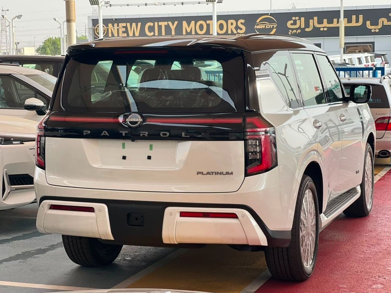 2026 Nissan Patrol PLATINUM thumbnail 4