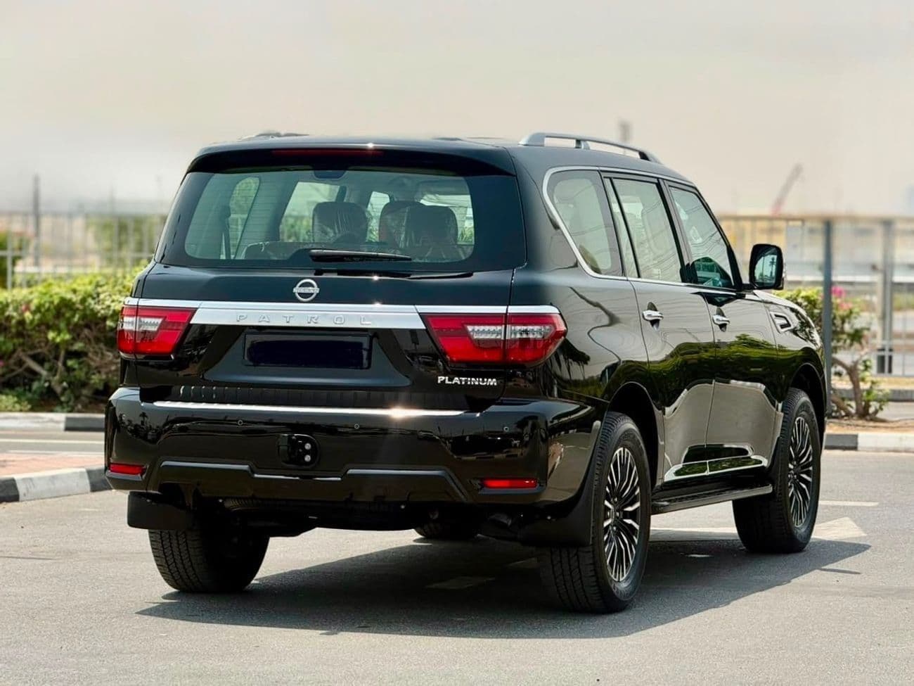 2024 Nissan Patrol LE PLATINUM CITY thumbnail 3
