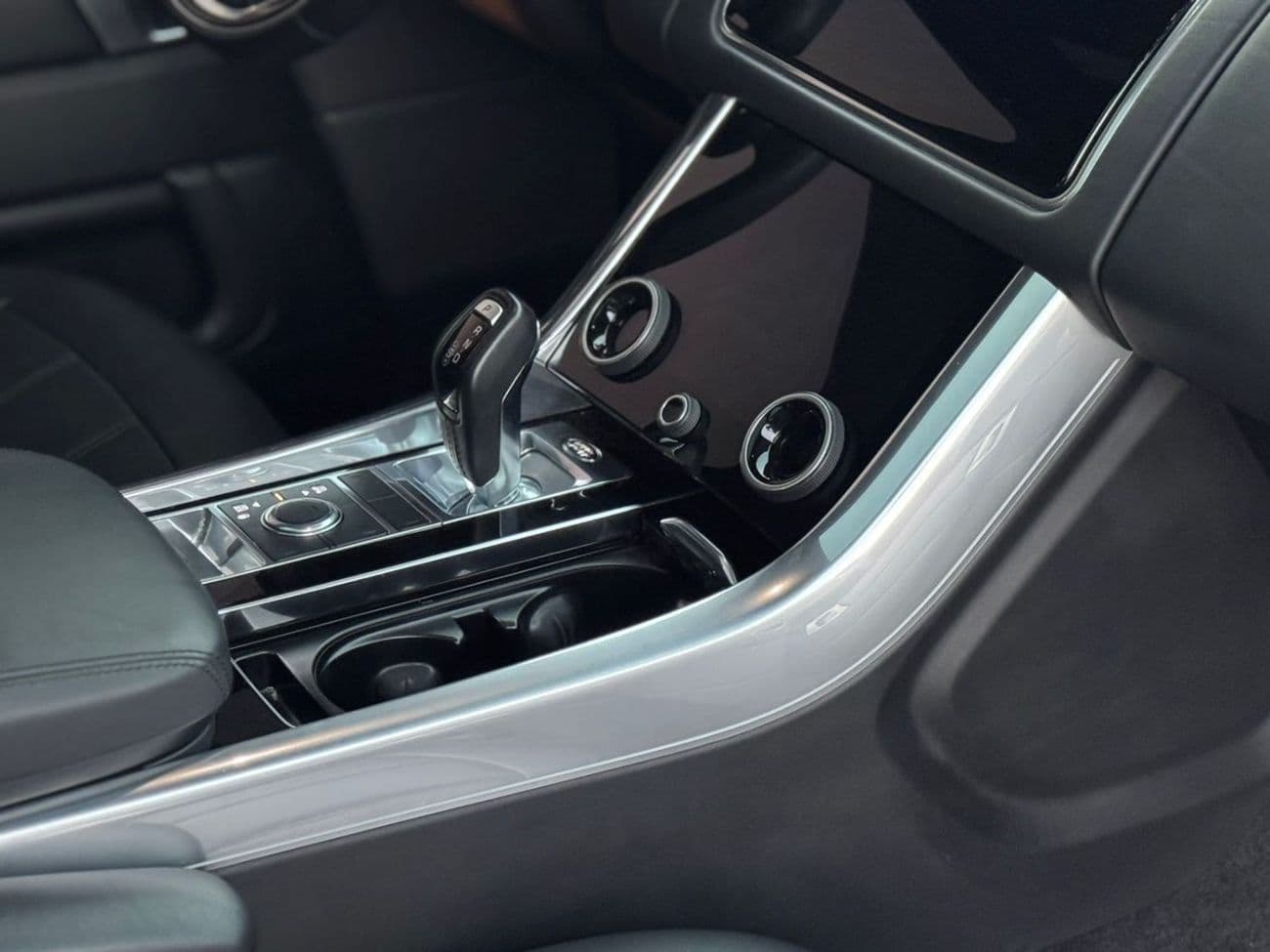 2020 Land Rover Range Rover Sport HSE DYNAMIC thumbnail 8