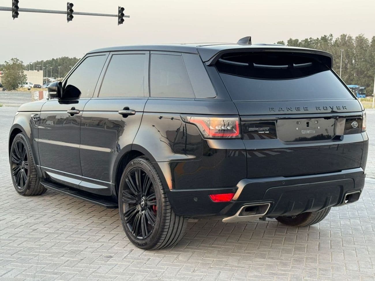 2020 Land Rover Range Rover Sport HSE DYNAMIC thumbnail 4
