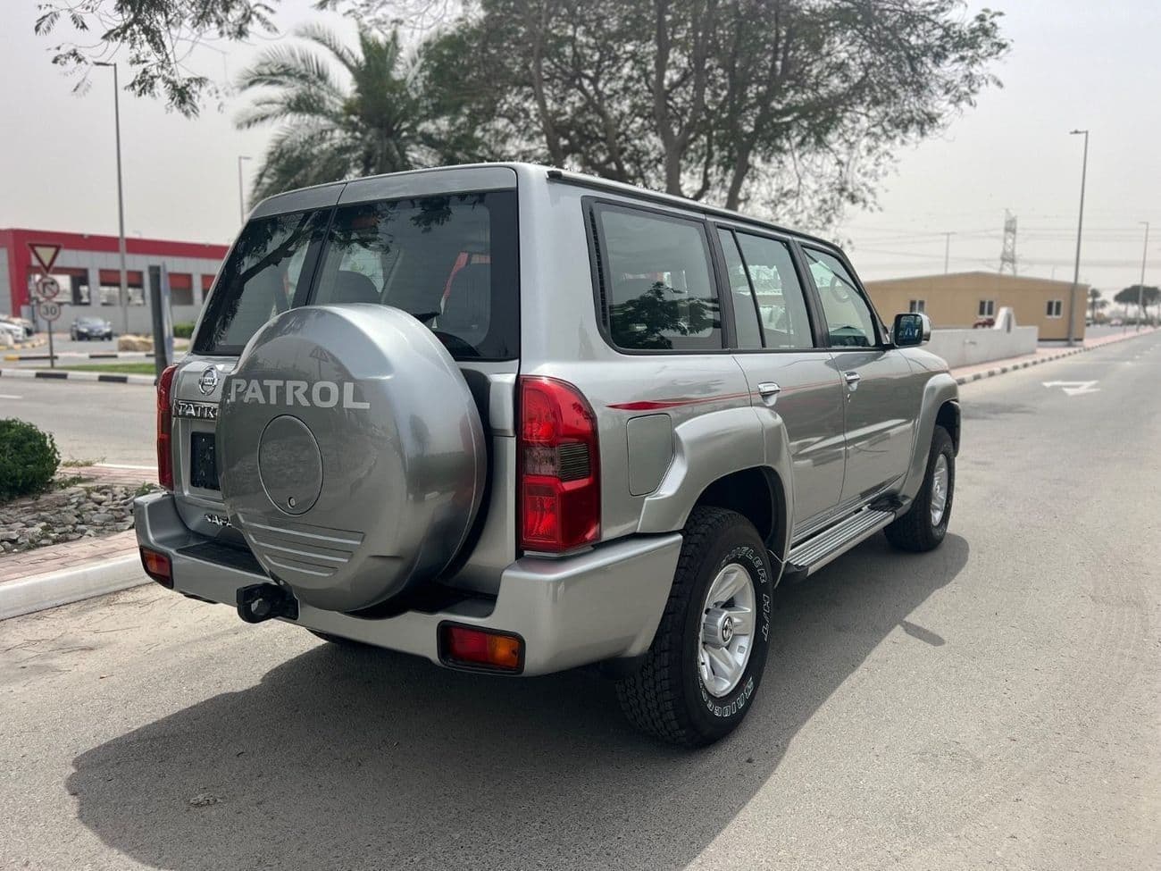 2024 Nissan Patrol SAFARI SW thumbnail 5