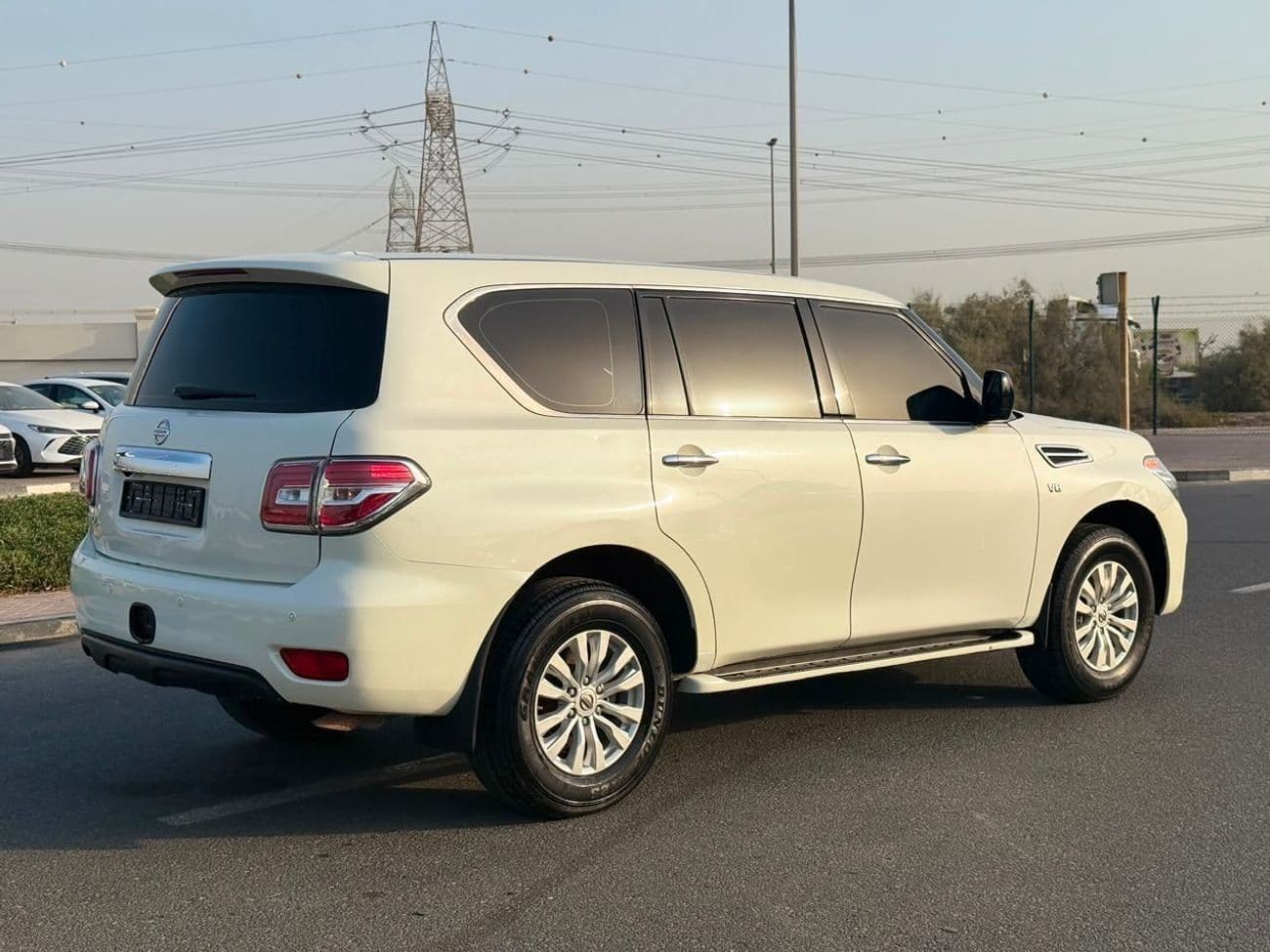 2019 Nissan Patrol LE T1 thumbnail 4
