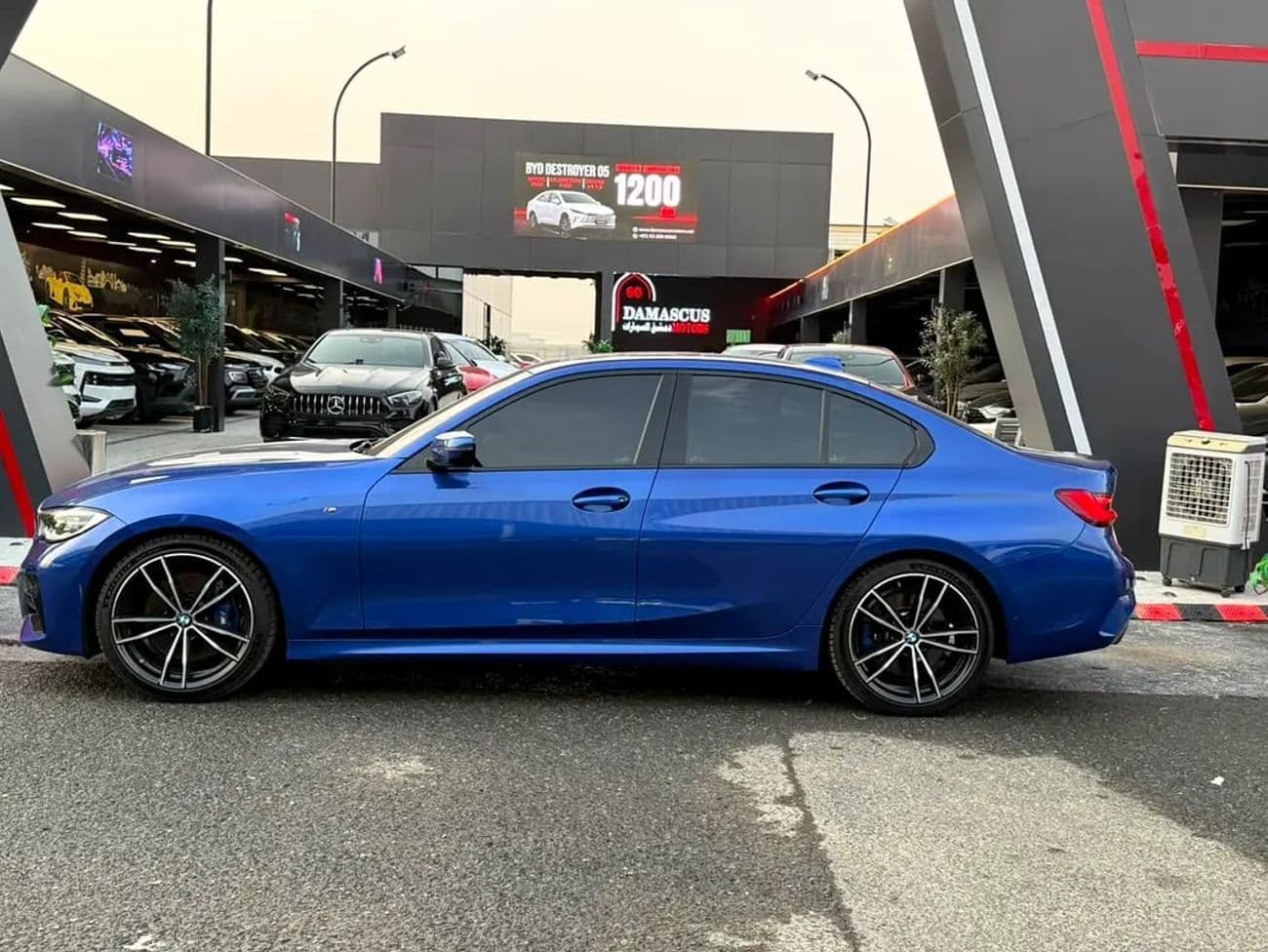 2020 BMW 330i M SPORT thumbnail 4