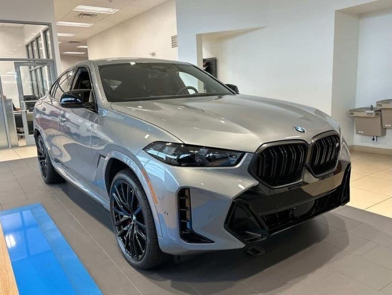2025 BMW X6 M STANDARD